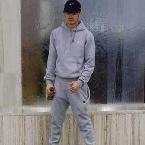 Meet your Posher, Eric